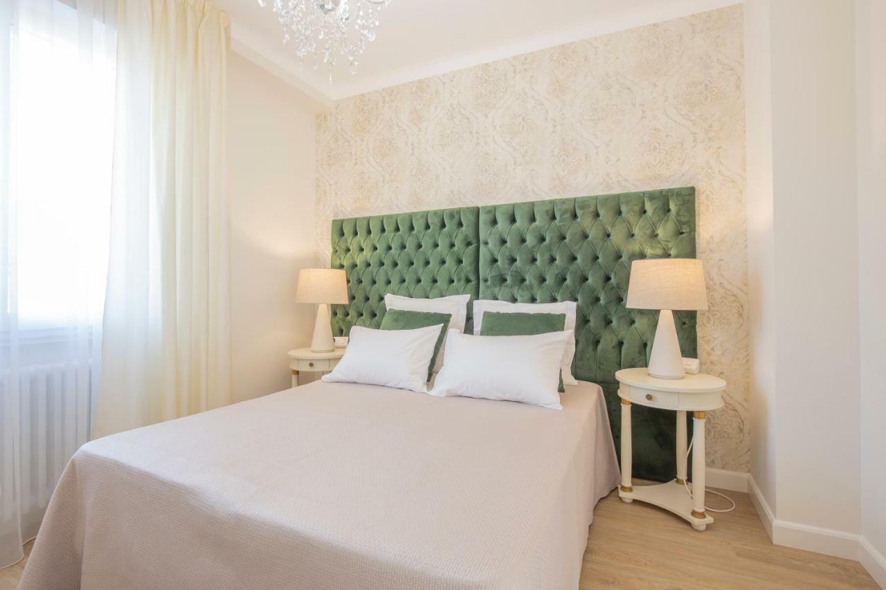 Crys: Apartments, Holiday, Business, Verde Verona Exterior foto