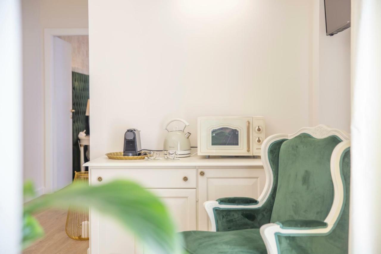 Crys: Apartments, Holiday, Business, Verde Verona Exterior foto